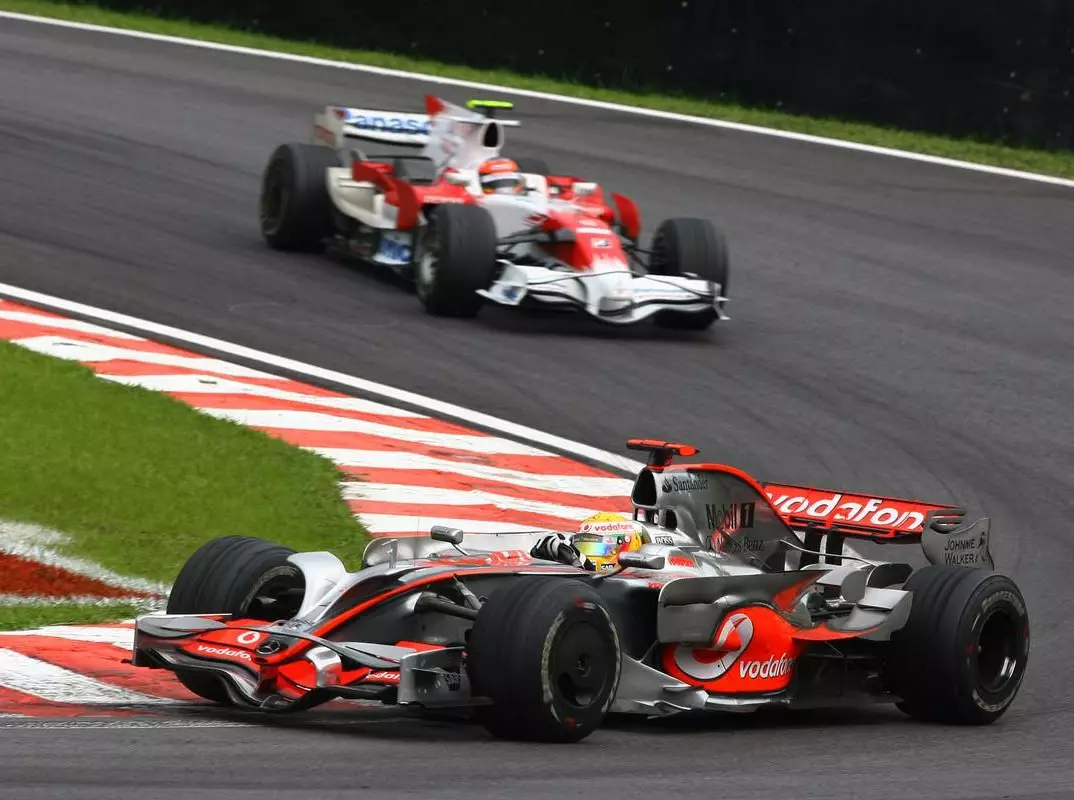 Lewis Hamilton Foto zur News: Lewis Hamilton: WM-Titel in Brasilien 2008 war kein Glück