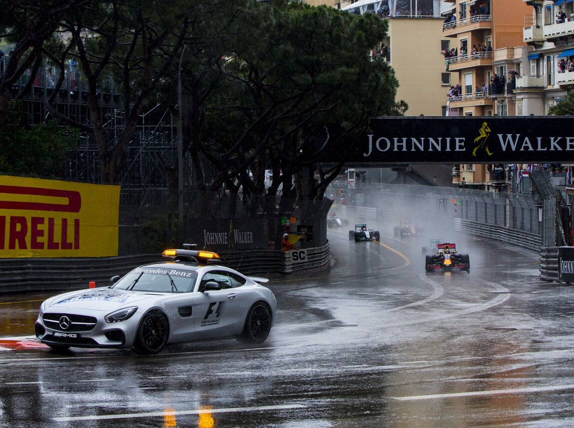 Foto zur News: Regeln 2017: Fahrer befürworten stehende Starts im Regen