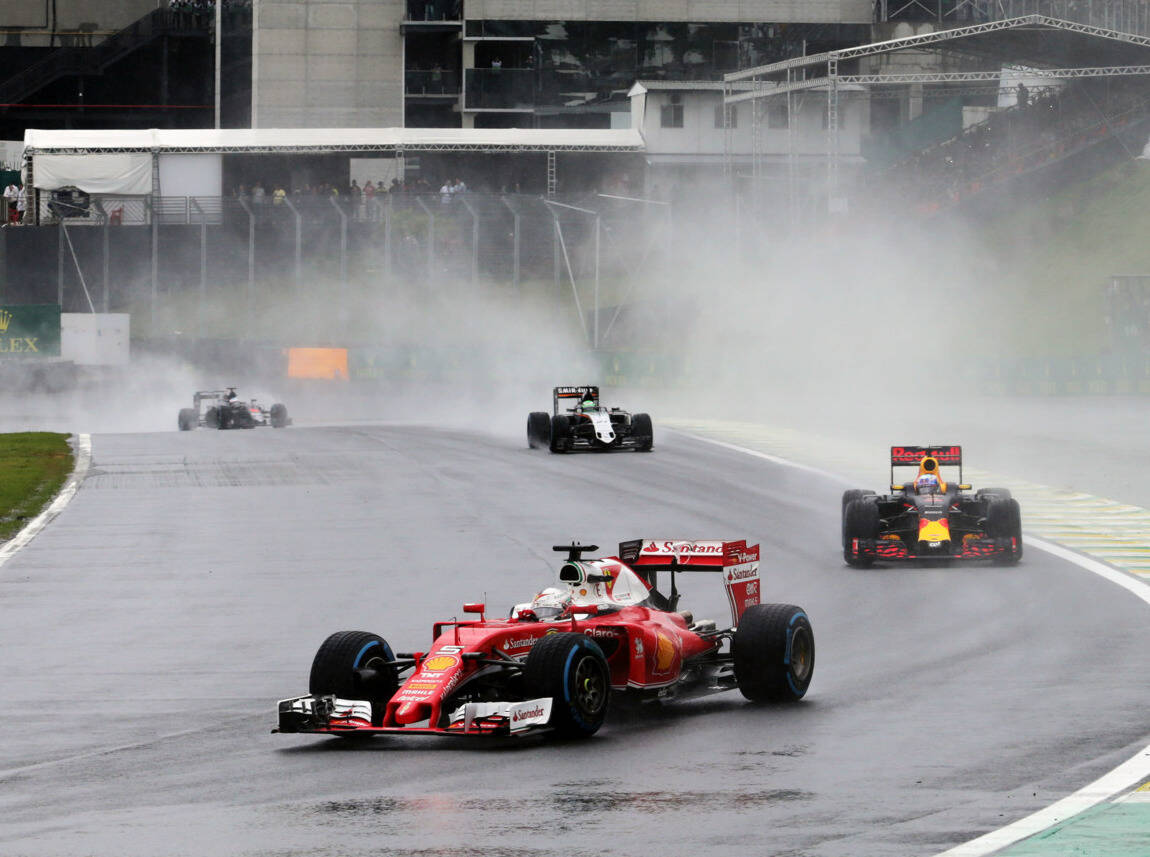 Foto zur News: Vettel schimpft wieder über Verstappen: "War nicht korrekt"
