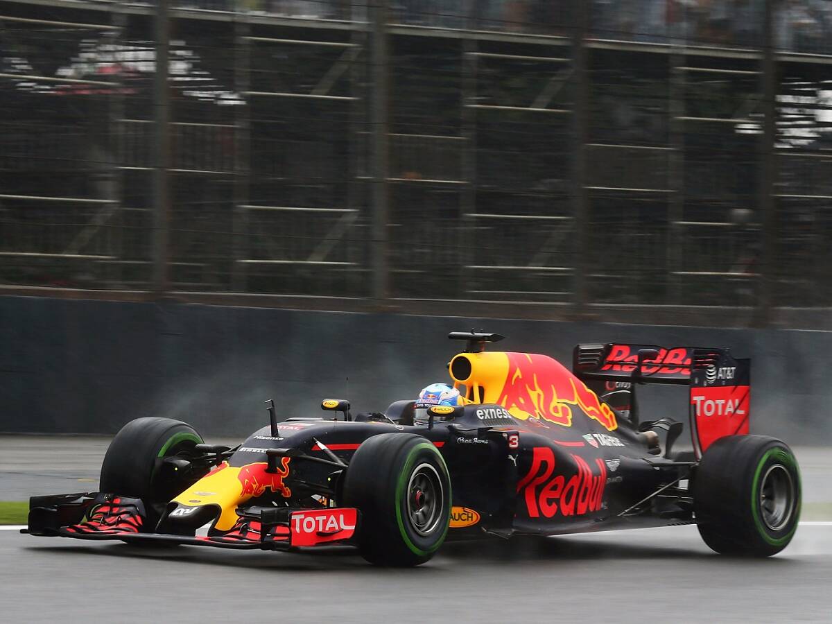 Foto zur News: Ricciardos Blindflug: Nicht einmal Räikkönen-Unfall gesehen