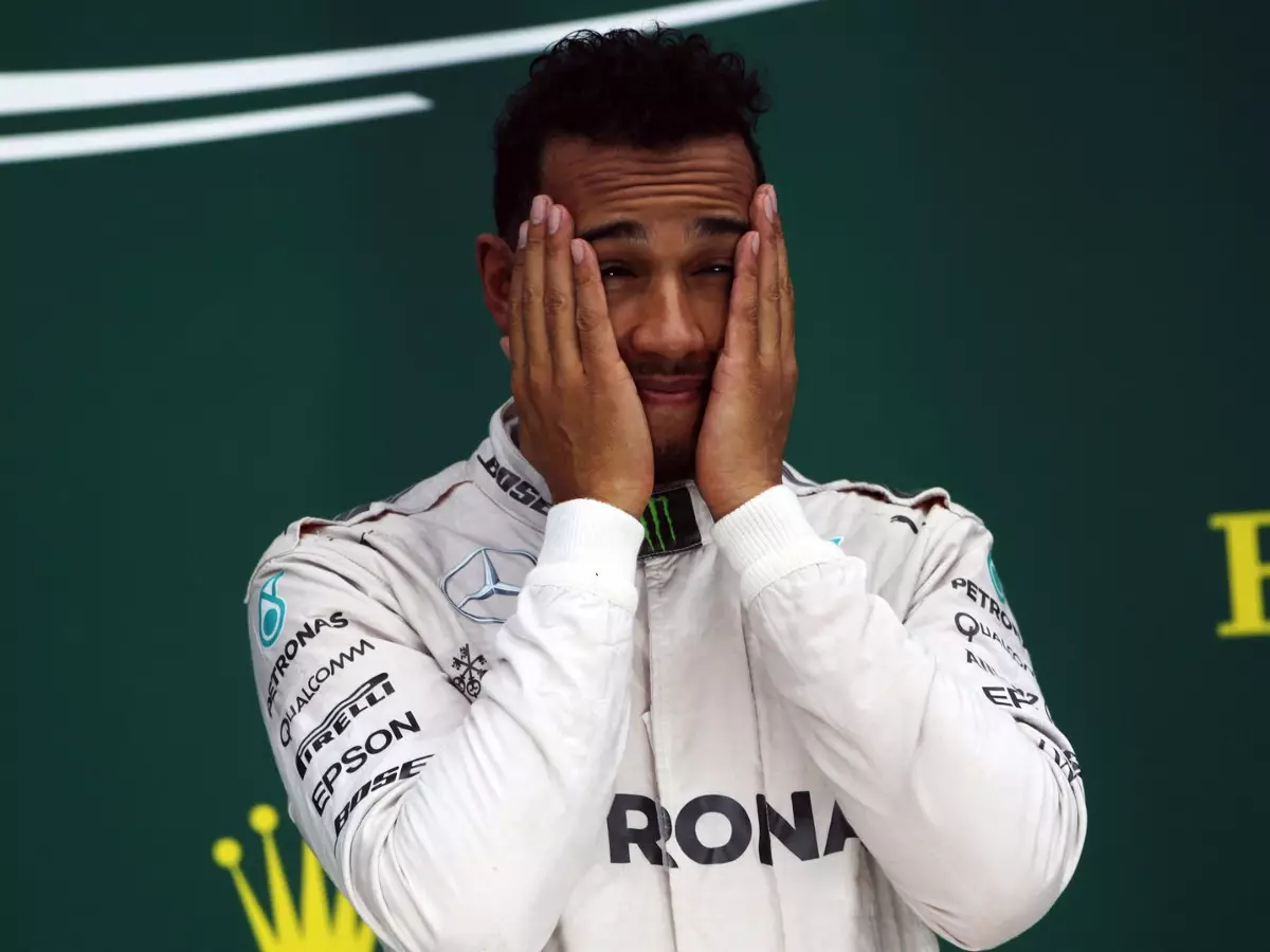 Lewis Hamilton Foto zur News: Lewis Hamilton: Prost ausgerechnet im Senna-Land übertroffen