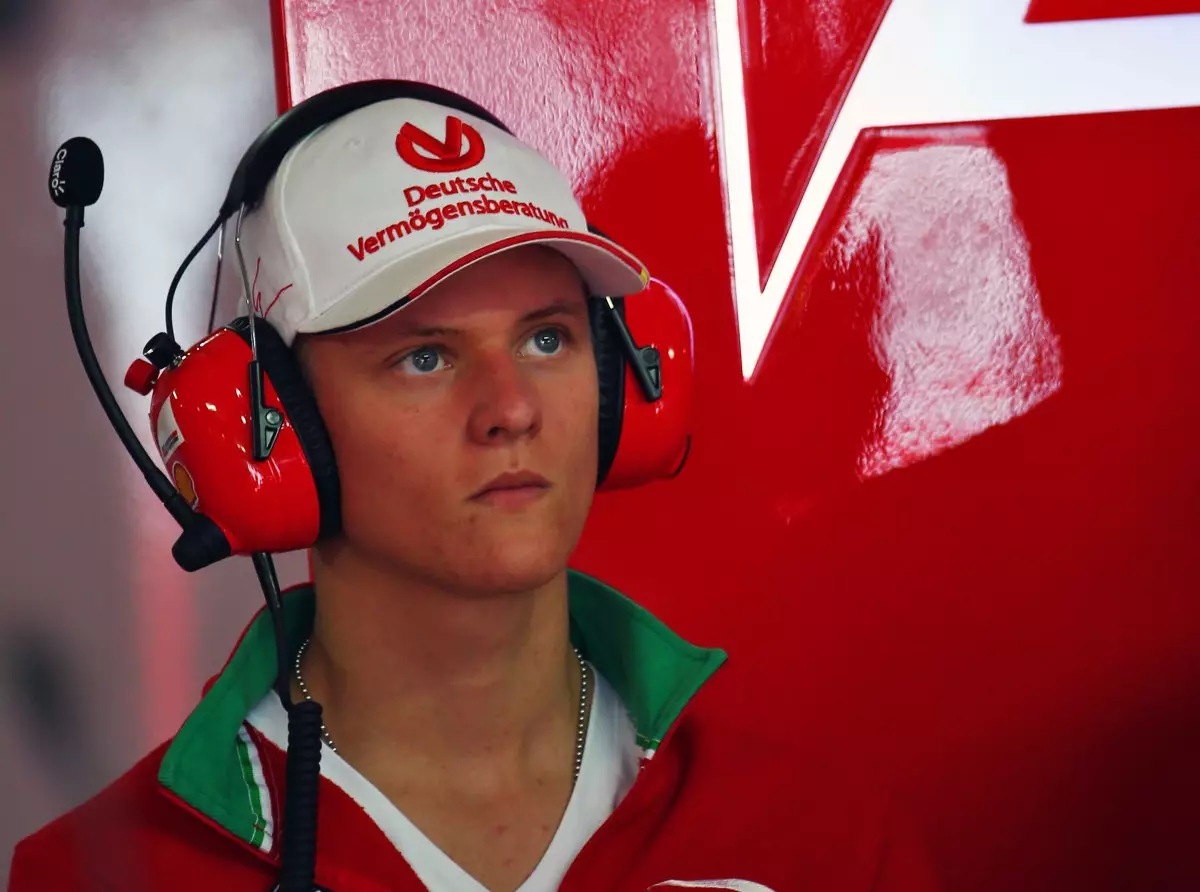 Mick Schumacher Foto zur News: Nach Mercedes: Auch Ferrari flirtet mit Mick Schumacher