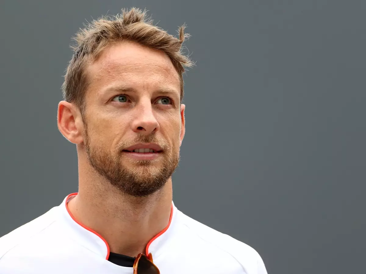Jenson Button Foto zur News: Jenson Button sicher: Mercedes auch 2017 großer Favorit