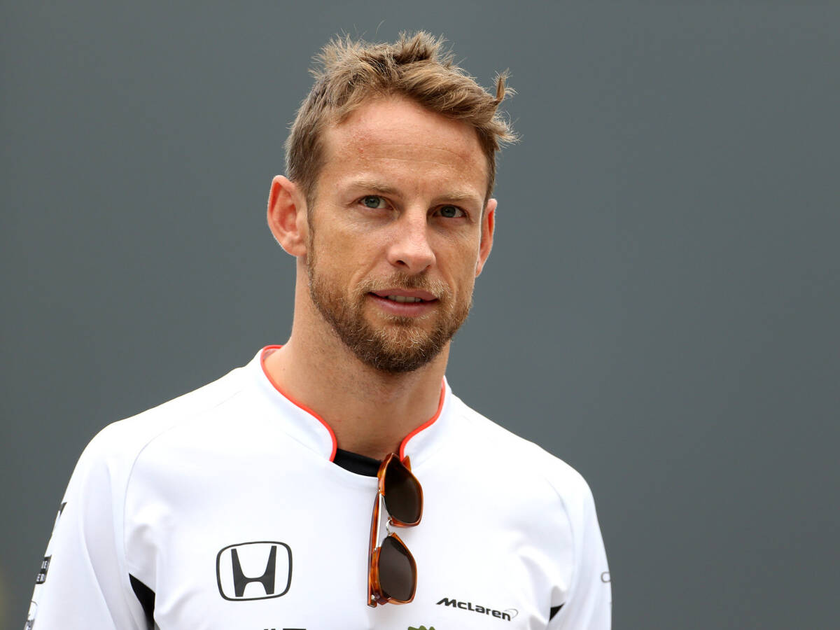 Foto zur News: Zu schnell: Jenson Button beim Triathlon disqualifiziert