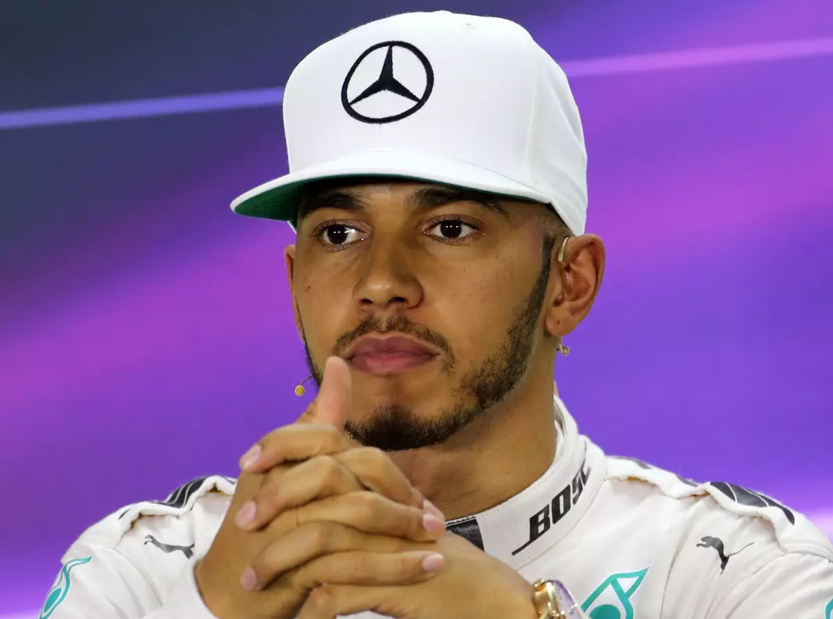 Foto zur News: Emotionale Worte: Hamilton will für toten Ex-Teamarzt siegen