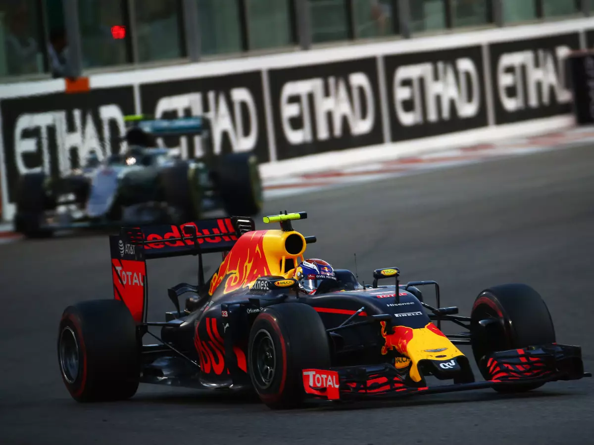 Foto zur News: Nächste Verstappen-Show: Vom Letzten zum Rosberg-Ärgernis