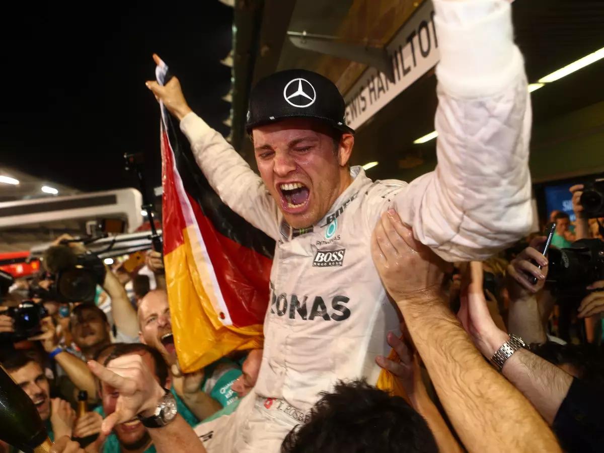 Foto zur News: Weltmeister im Feiern: Rosberg erst um 8:45 Uhr im Bett!