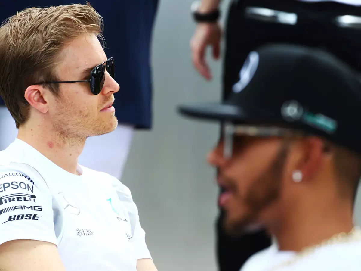 Lewis Hamilton, Nico Rosberg Foto zur News: Nico Rosberg: "Verhältnis zu Lewis wird immer schwierig sein"