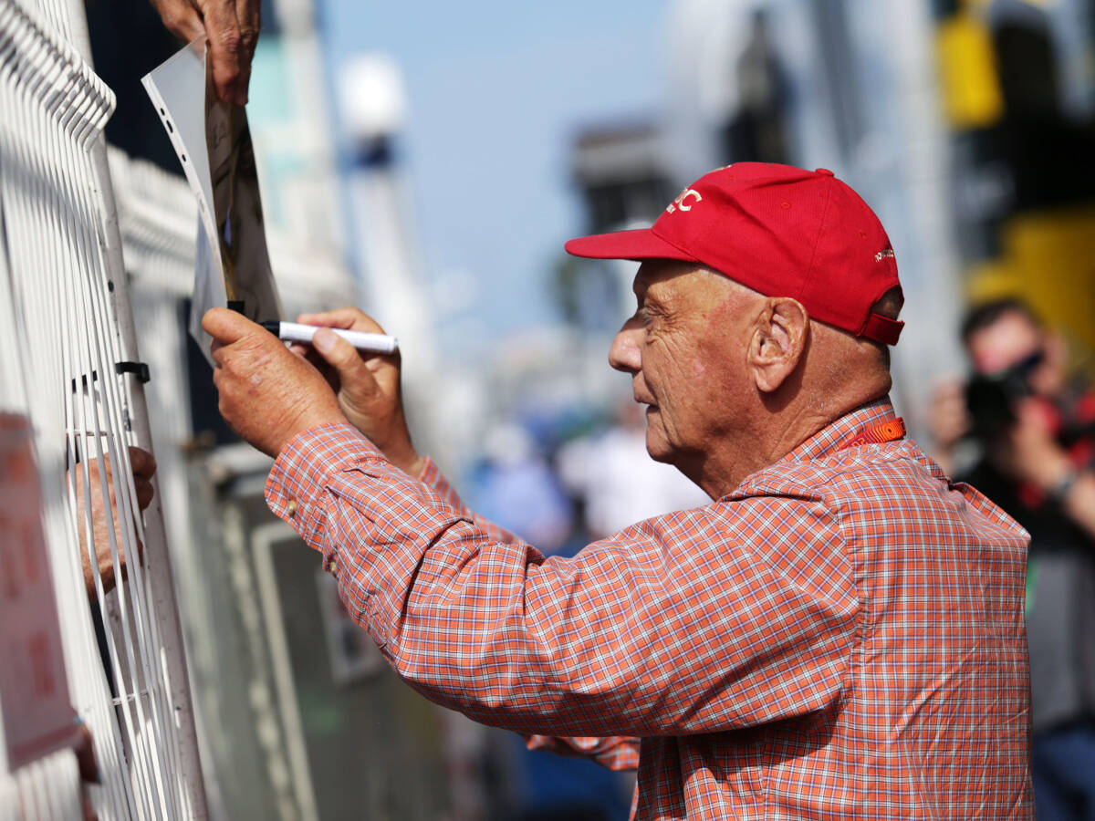 Foto zur News: Niki Lauda bemängelt bei Sebastian Vettel: Zu viel Privatsphäre