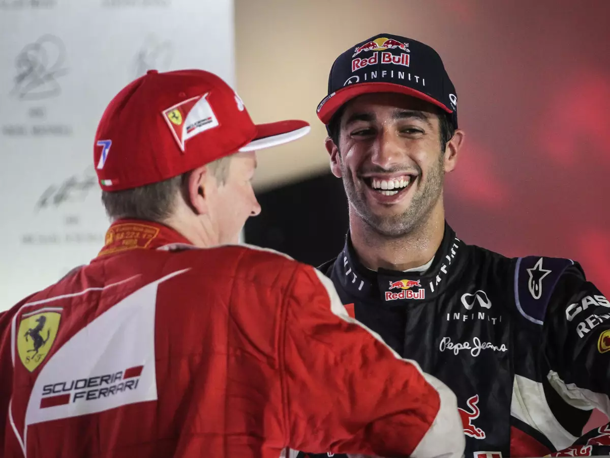 Daniel Ricciardo, Kimi Räikkönen Foto zur News: Daniel Ricciardo: Ferrari-Gerüchte haben mir geschmeichelt