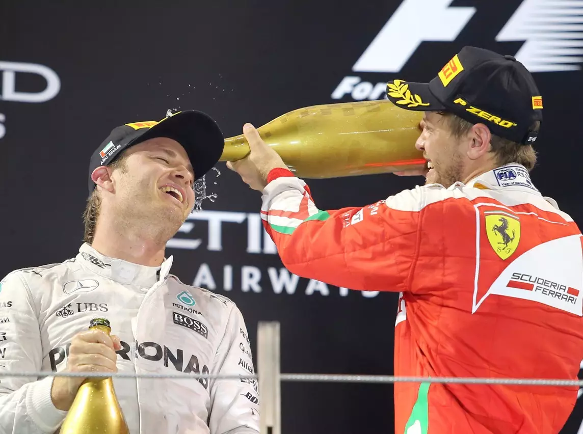 Nico Rosberg, Sebastian Vettel Foto zur News: Sebastian Vettel schließt Rosberg-Nachfolge aus