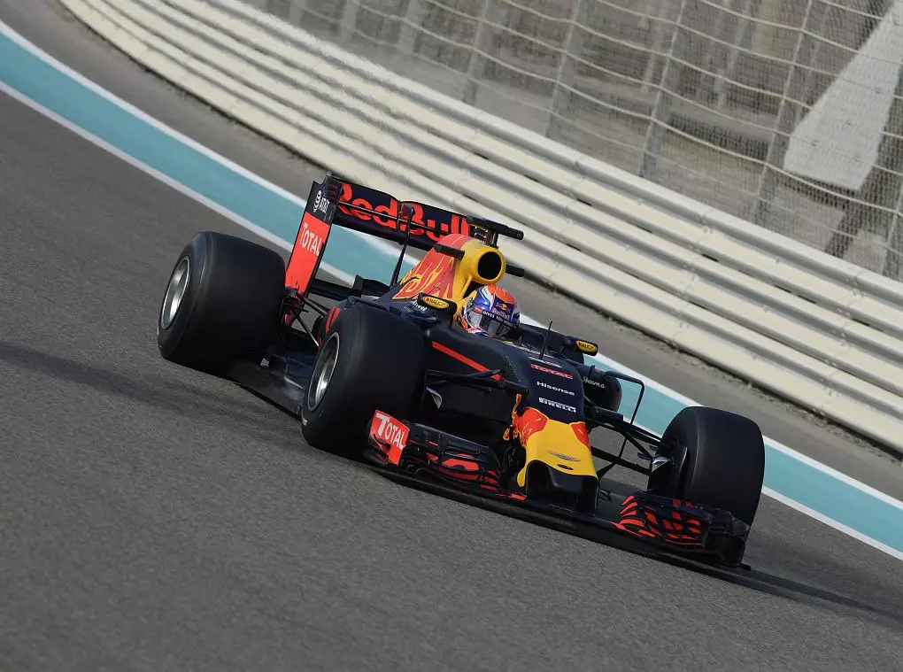 Max Verstappen Foto zur News: Pirelli-Reifen 2017: Fahrer warnen vor zu hohen Erwartungen