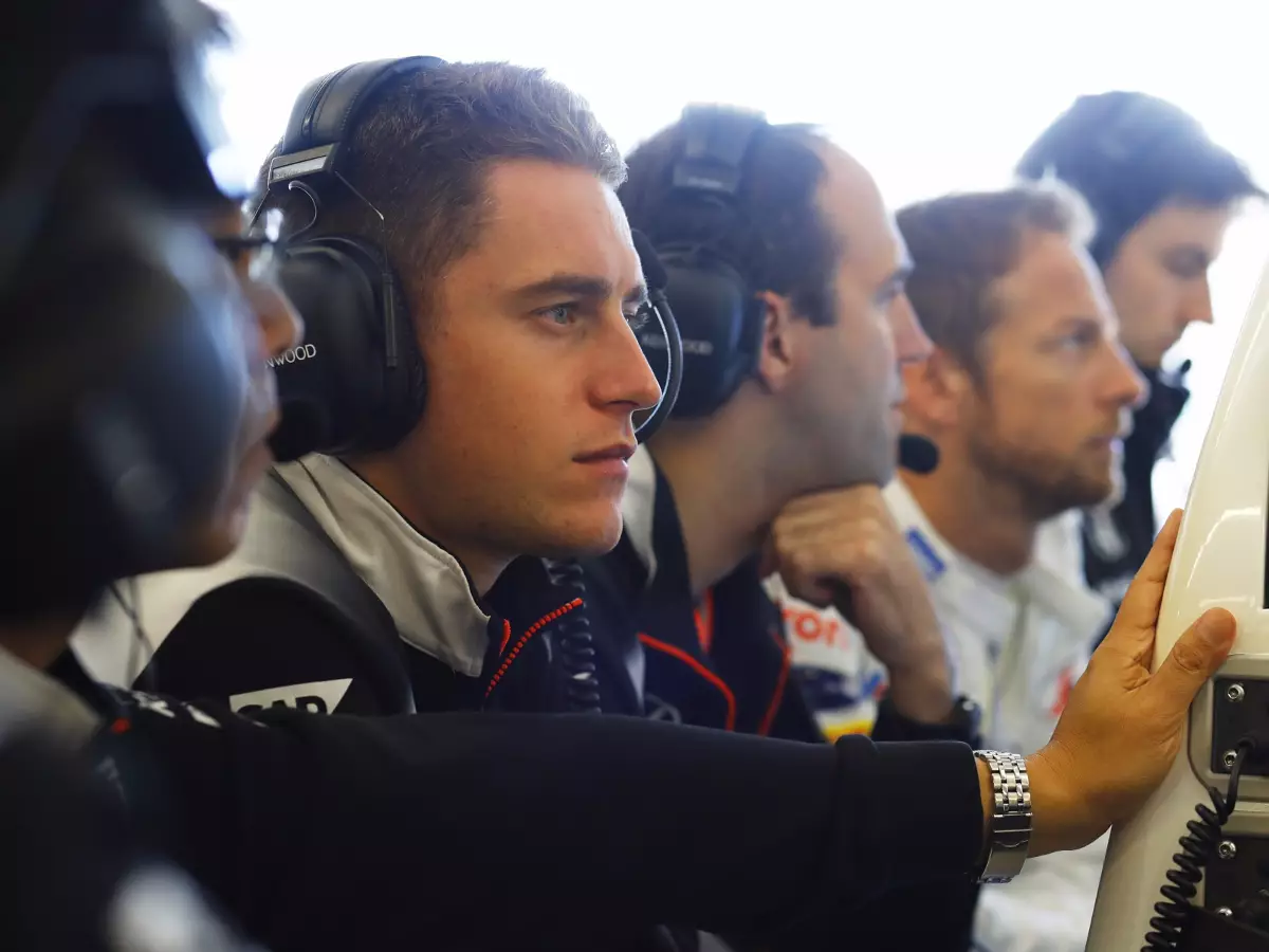 Foto zur News: Stoffel Vandoorne: "Bin froh, dass 2016 endlich vorbei ist"