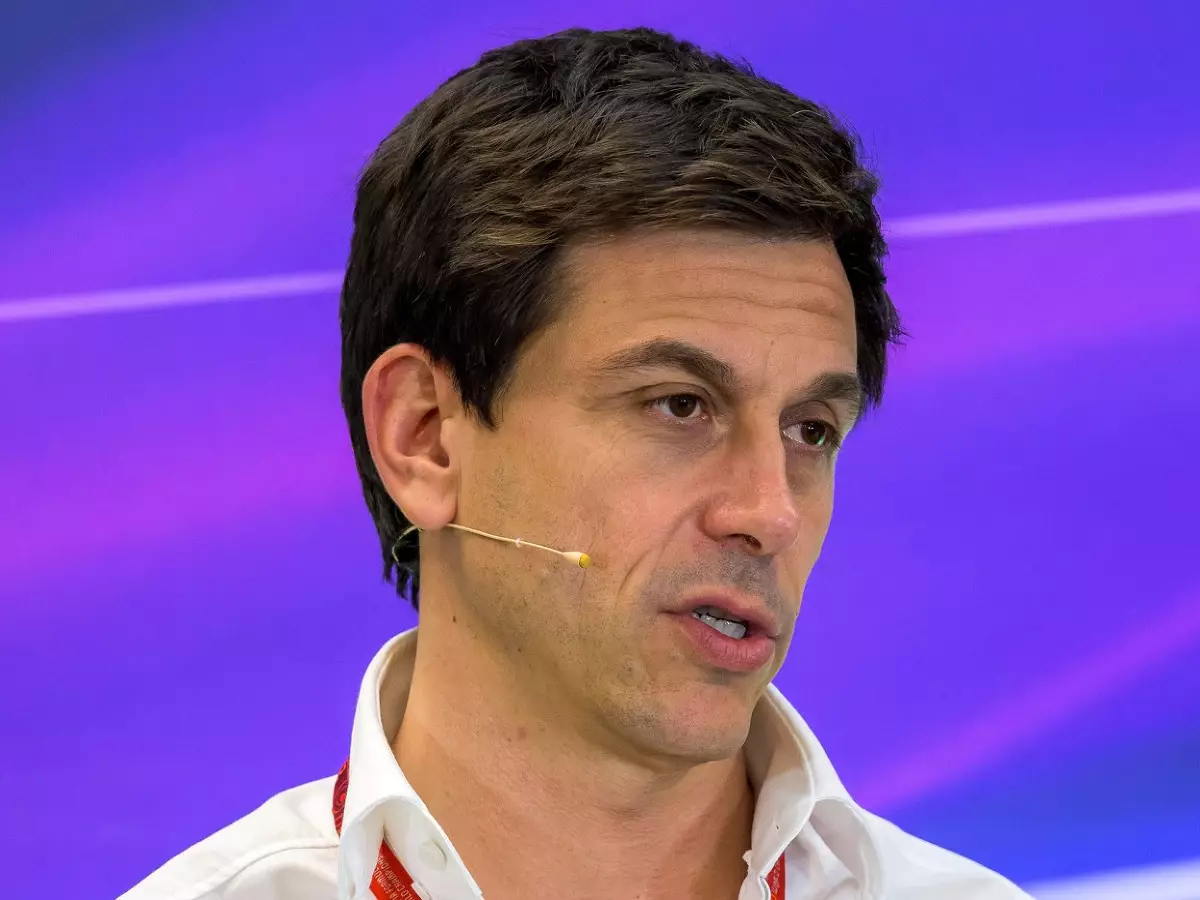Toto Wolff Foto zur News: Wolff: Freies Racing unter Teamkollegen verdient mehr Respekt