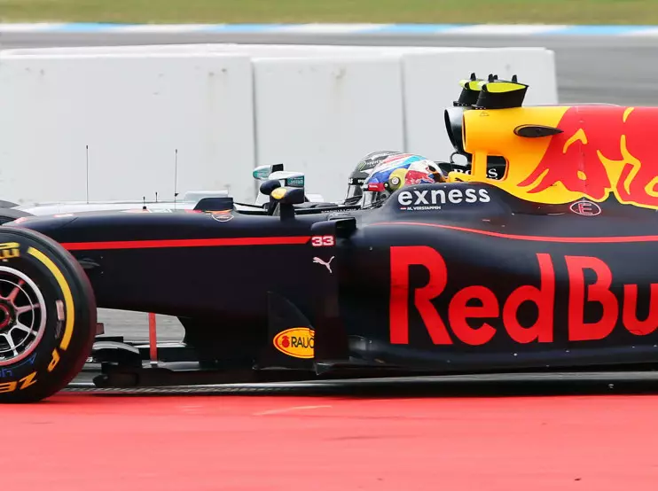 Nico Rosberg, Max Verstappen Foto zur News: Gewagte Formel-1-Thesen 2016: Was die Experten sagen (1/2)