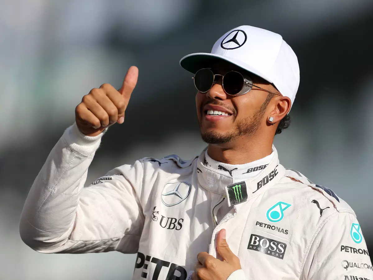 Lewis Hamilton Foto zur News: Hamilton denkt an 2016: Schlecht war nur die Zuverlässigkeit
