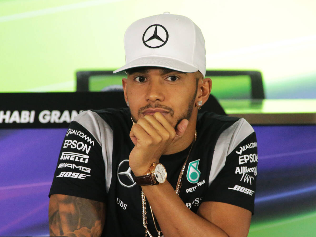 Foto zur News: Hamilton über neuen Mercedes W08: "Sieht aus wie ein Boot"