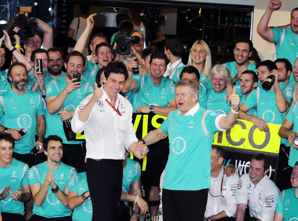 Foto zur News: E-Mail an Mercedes-Mitarbeiter: Toto Wolff hat "genug geredet"