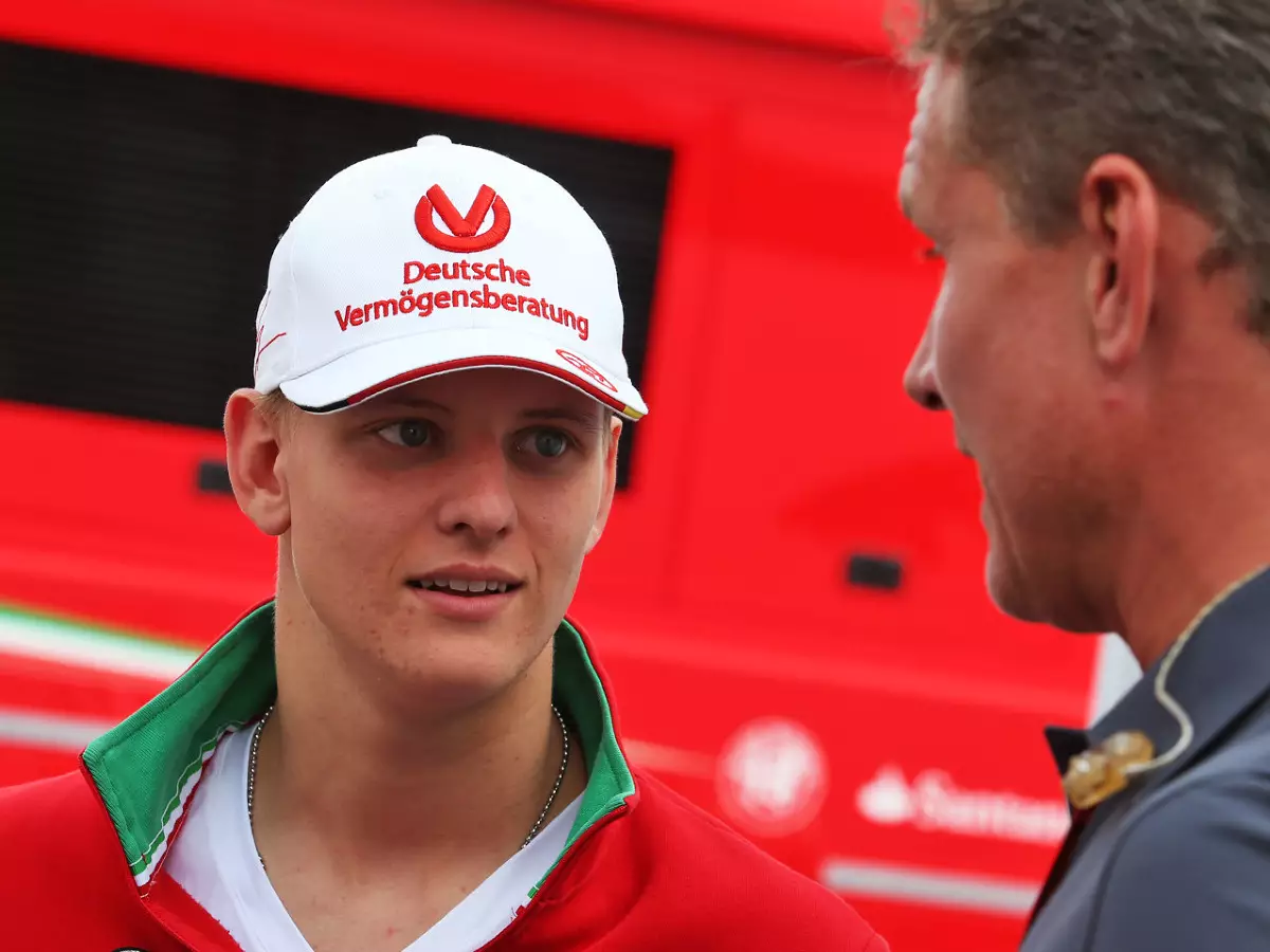 Mick Schumacher, David Coulthard Foto zur News: Stolzer Mick Schumacher: "Hatte nur Augen für einen Fahrer"