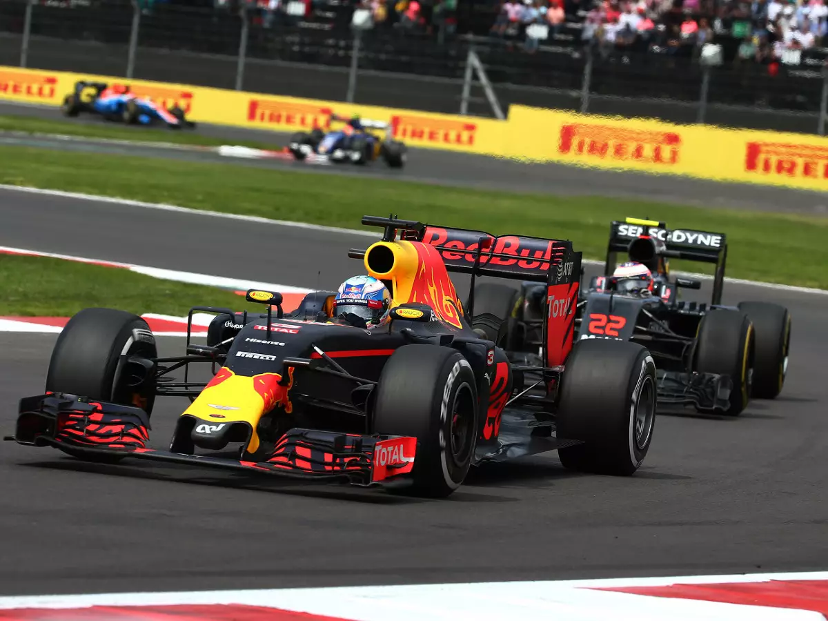 Daniel Ricciardo Foto zur News: Formel-1-Technik 2017: Der neue "Aufhängungskrieg" erklärt