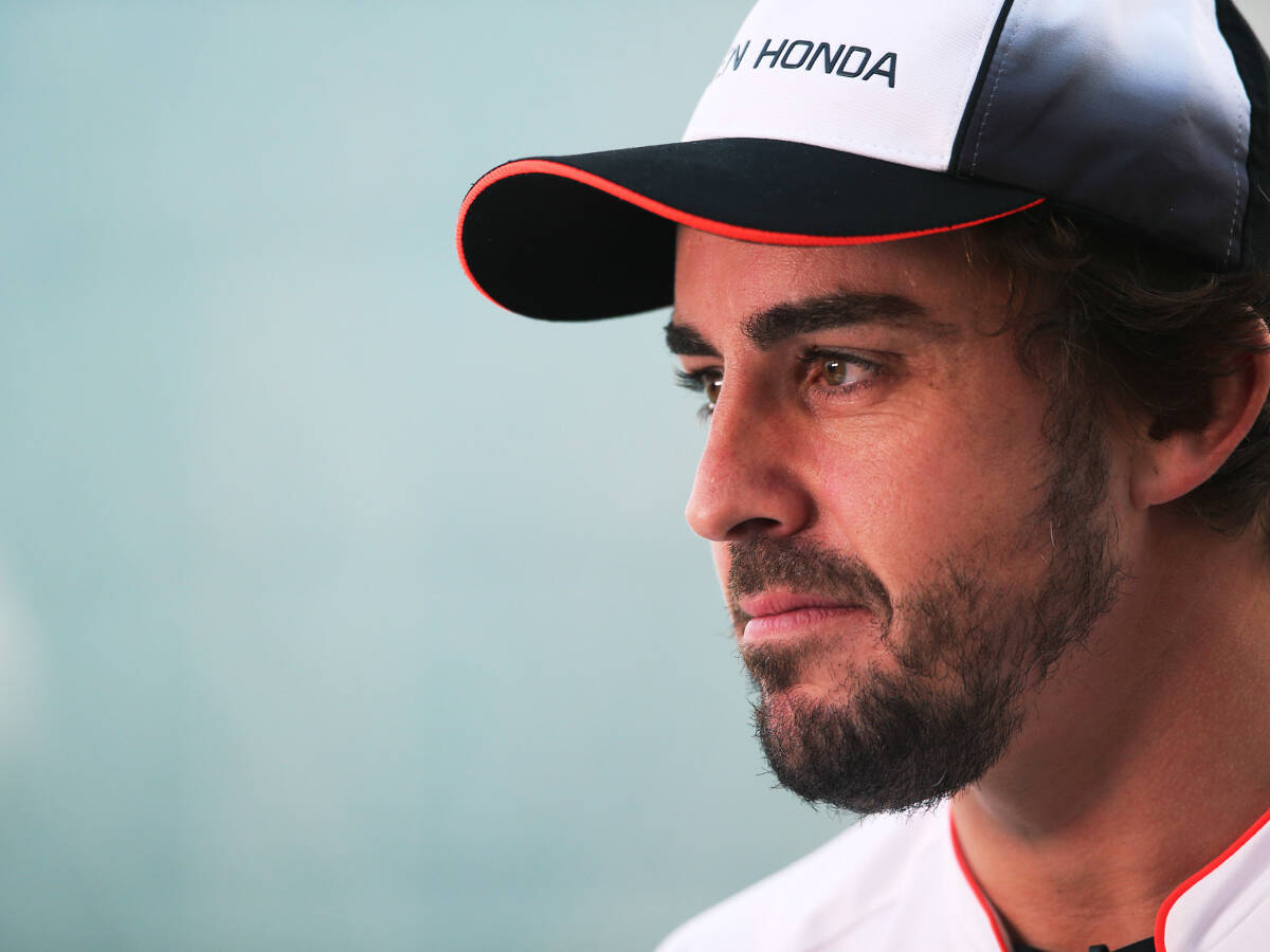 Foto zur News: McLaren beginnt Alonso-Poker: "Vettels Vertrag läuft aus"