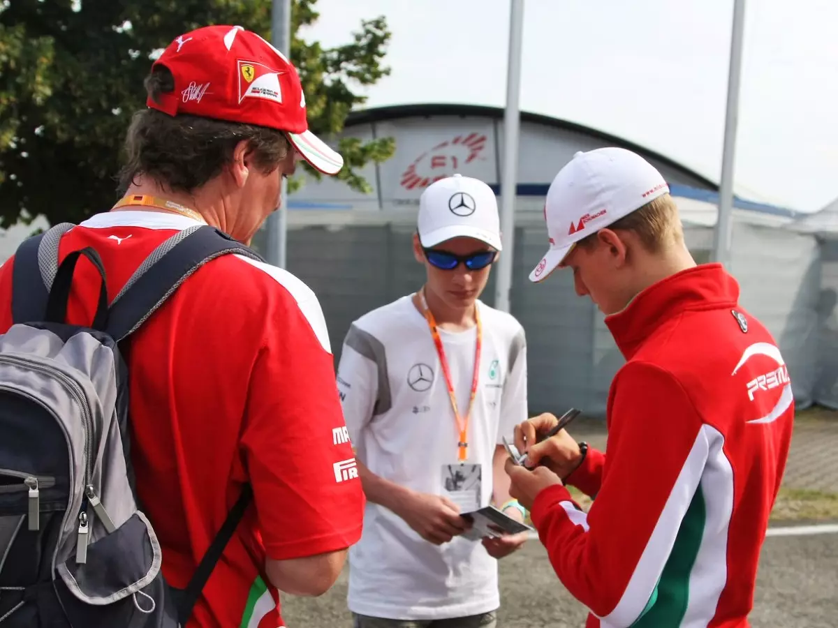 Mick Schumacher Foto zur News: Jean Todt fordert: "Setzt Mick Schumacher nicht unter Druck"