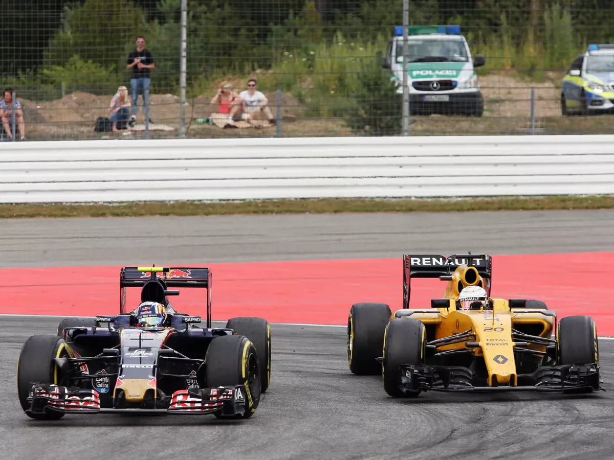 Foto zur News: Renault setzt sich 2017 Toro Rosso als Messlatte