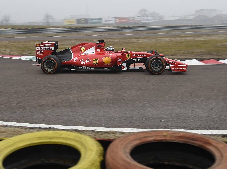 Foto zur News: Giovinazzi testet alten Ferrari: "Wundervolles Gefühl"