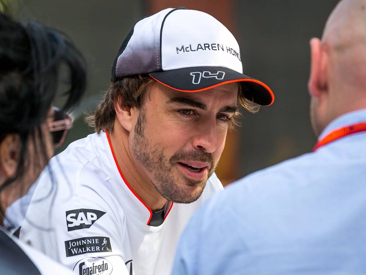 Foto zur News: Auch Fernando Alonso hat Siegzweifel: "Rückstand ist brutal"
