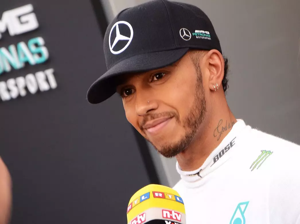 Lewis Hamilton Foto zur News: Wolff über Hamilton: Mehr als Tattoos, Piercings und Glamour