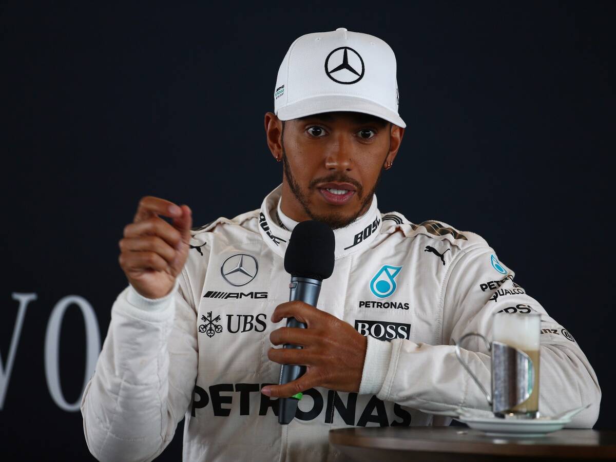 Foto zur News: Lewis Hamilton selbstbewusst: Silberpfeil schönstes Auto