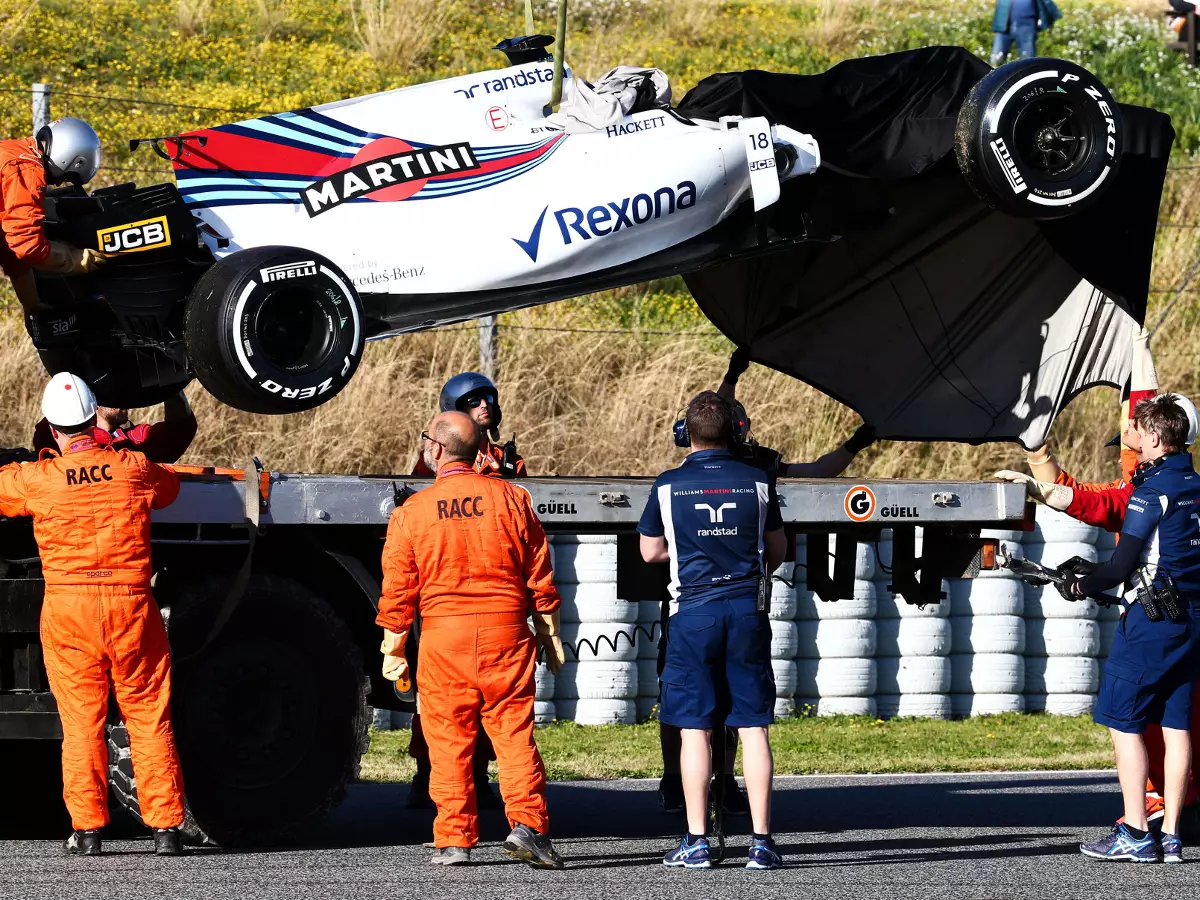 Foto zur News: Williams verliert Testtag: Schon fünf Rennlängen in Rückstand