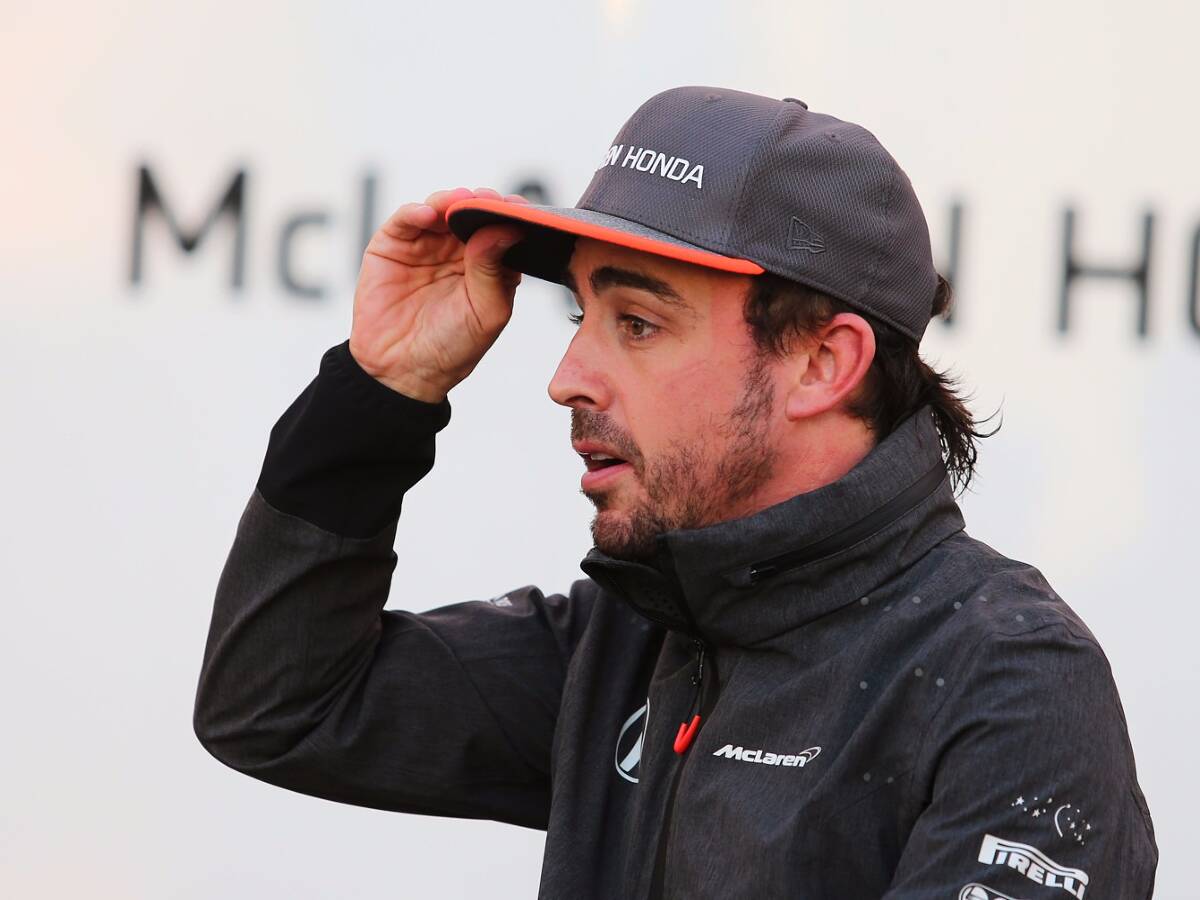 Foto zur News: Unsicherheit bei McLaren: Bleibt Alonso über 2017 hinaus?