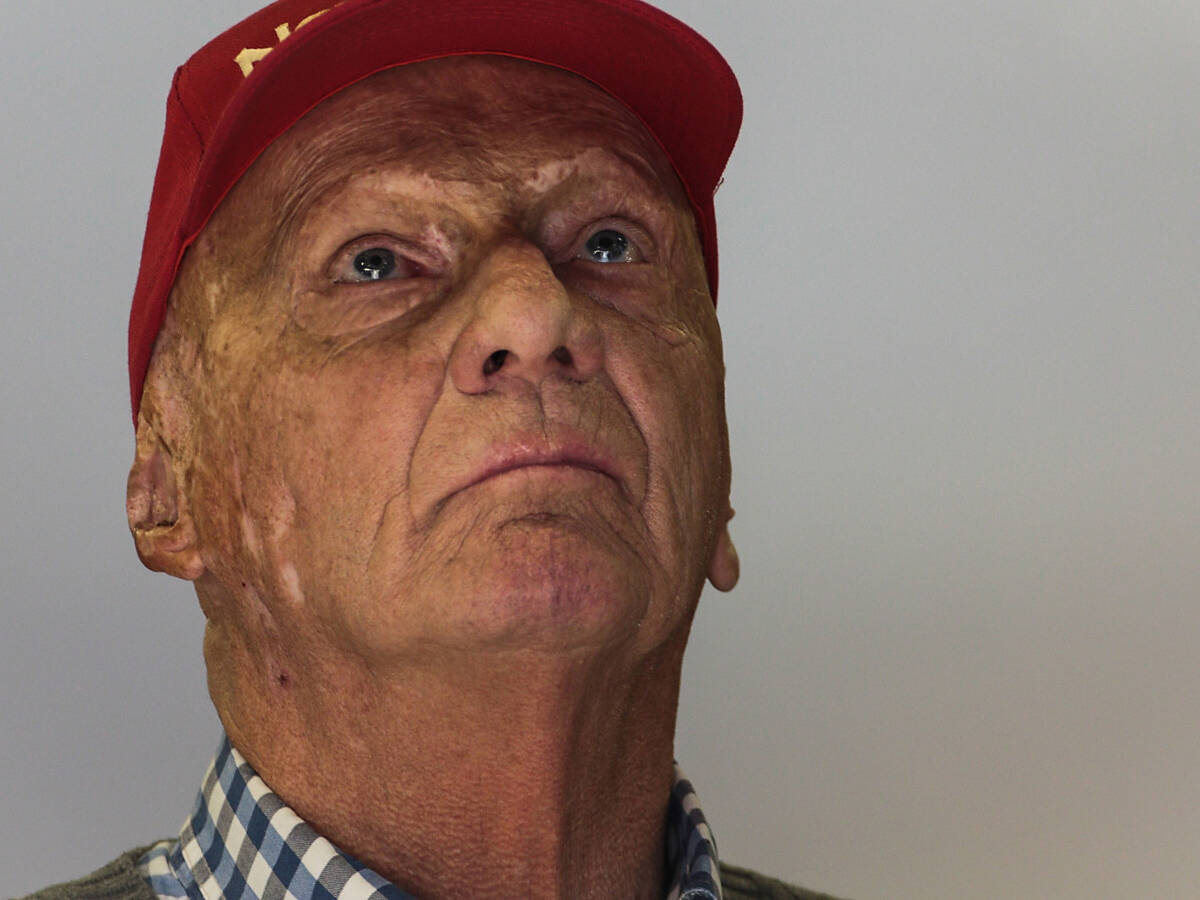 Foto zur News: Niki Lauda: "Vettel muss einmal ausfallen, sonst ist es vorbei"