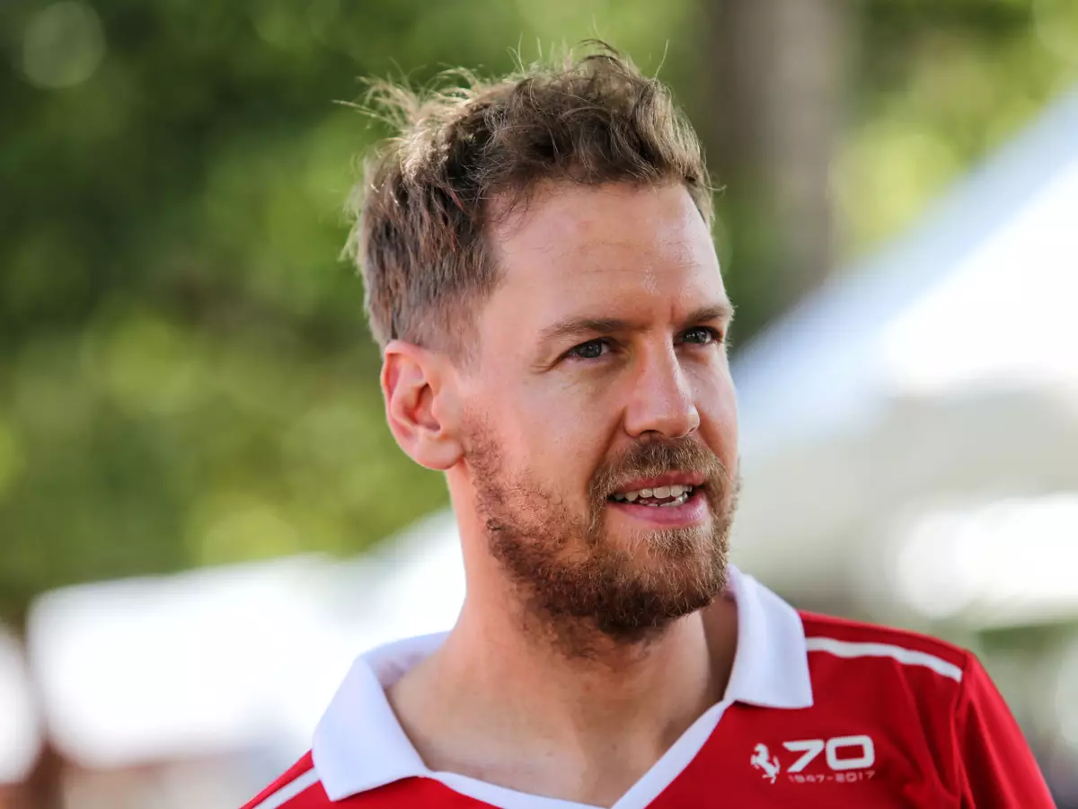Sebastian Vettel Foto zur News: Sebastian Vettel: Lewis Hamilton ist "ganz klar" WM-Favorit