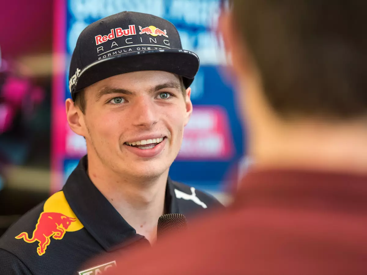 Foto zur News: Warum Red Bull Max Verstappen angeschwindelt hat