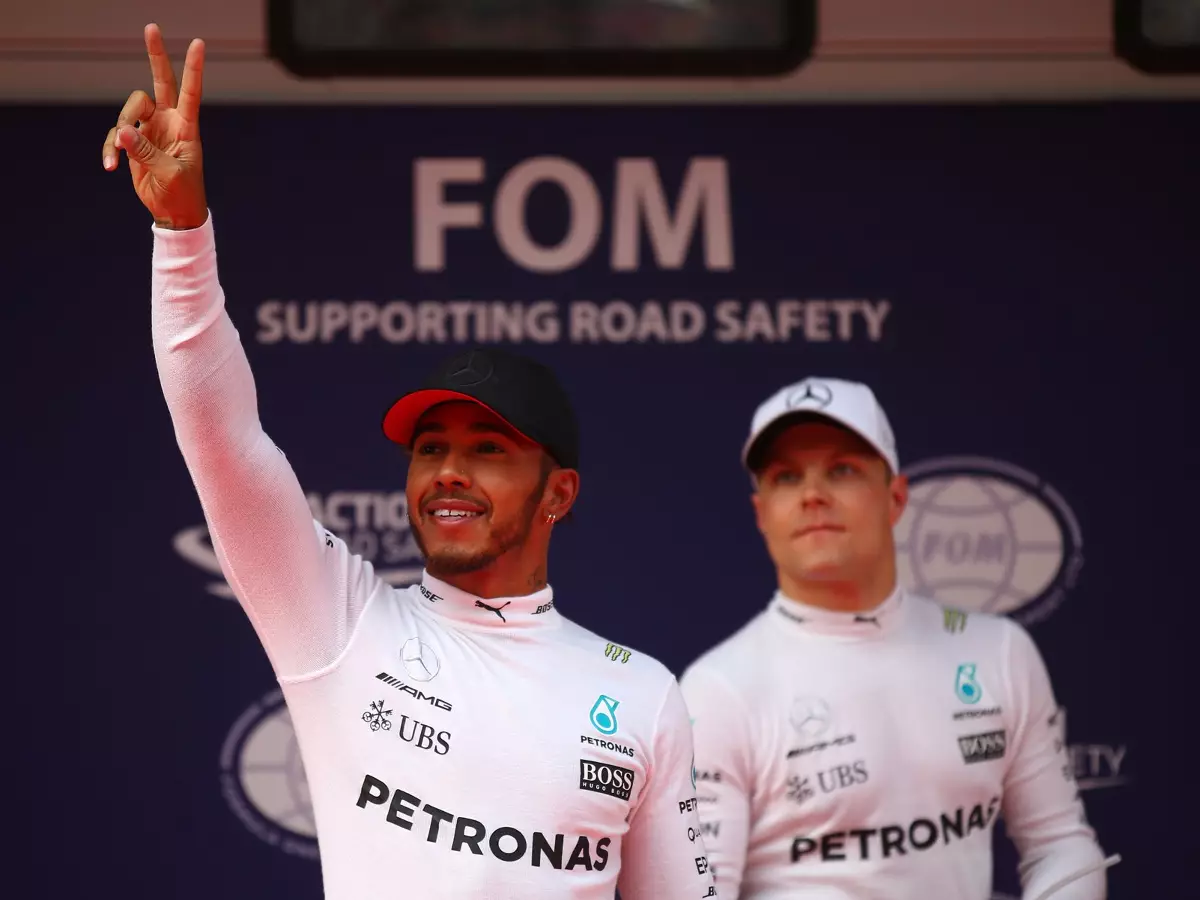 Foto zur News: Lewis Hamilton nähert sich Ayrton Sennas Pole-Rekord