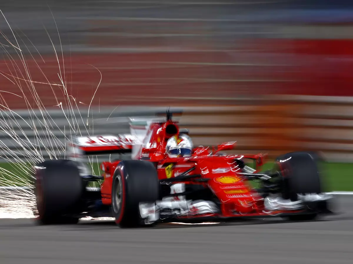 Sebastian Vettel Foto zur News: Unterboden-Debatte geht weiter: Wie lange ist Ferrari vorne?