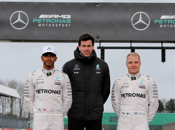 Foto zur News: Neuer Name für die Mercedes-Spielregeln: "Racing Intent"