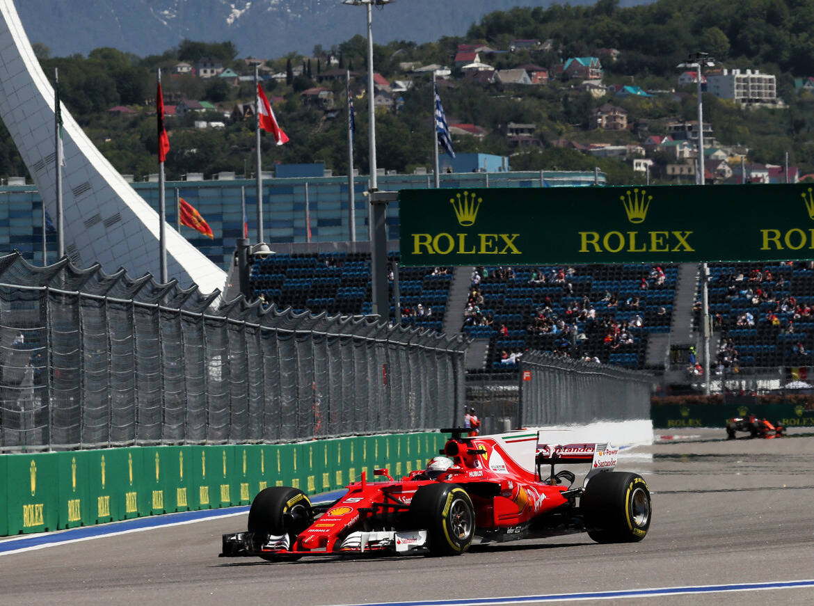 Foto zur News: Formel 1 Russland 2017: Ferrari dominiert im Mercedes-Land