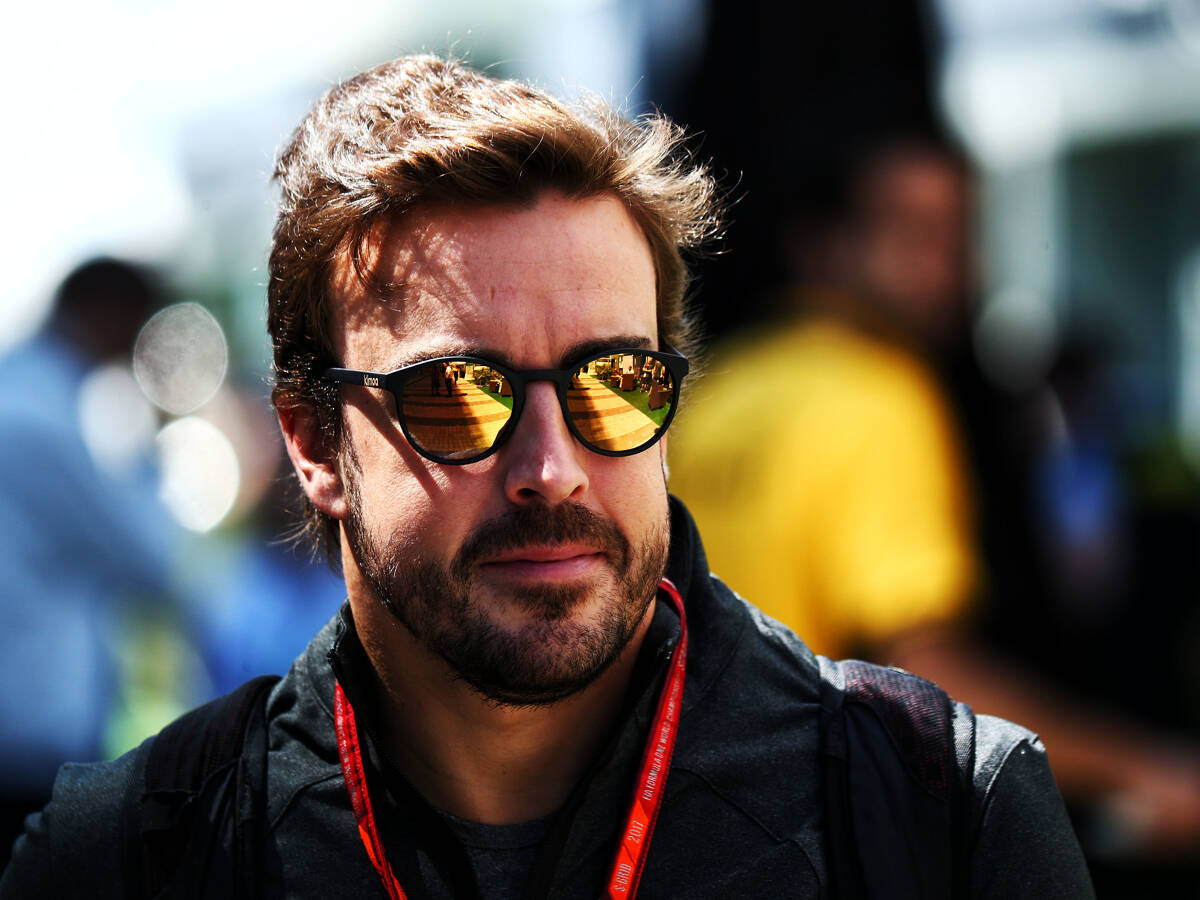 Foto zur News: Alonso prüft Optionen für 2018: "Frei, das Team zu wechseln"
