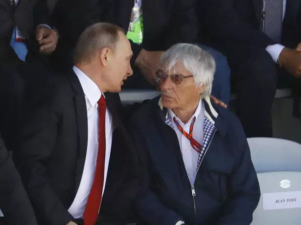 Wladimir Putin und Bernie Ecclestone Foto zur News: Sterben für Putin, gegen Demokratie: Ecclestone regt wieder auf