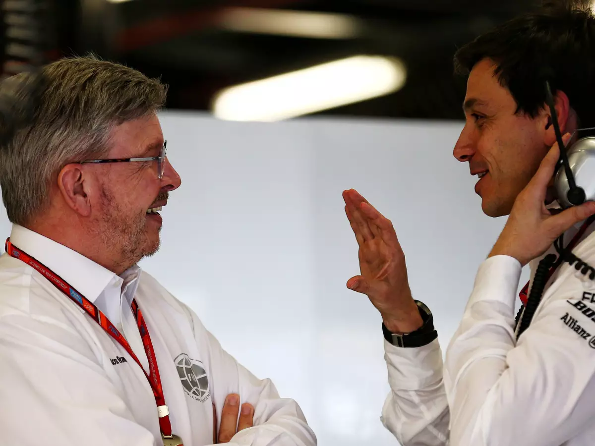 Ross Brawn, Toto Wolff Foto zur News: Toto Wolff: Mercedes will vorerst keine Formel-1-Anteile kaufen