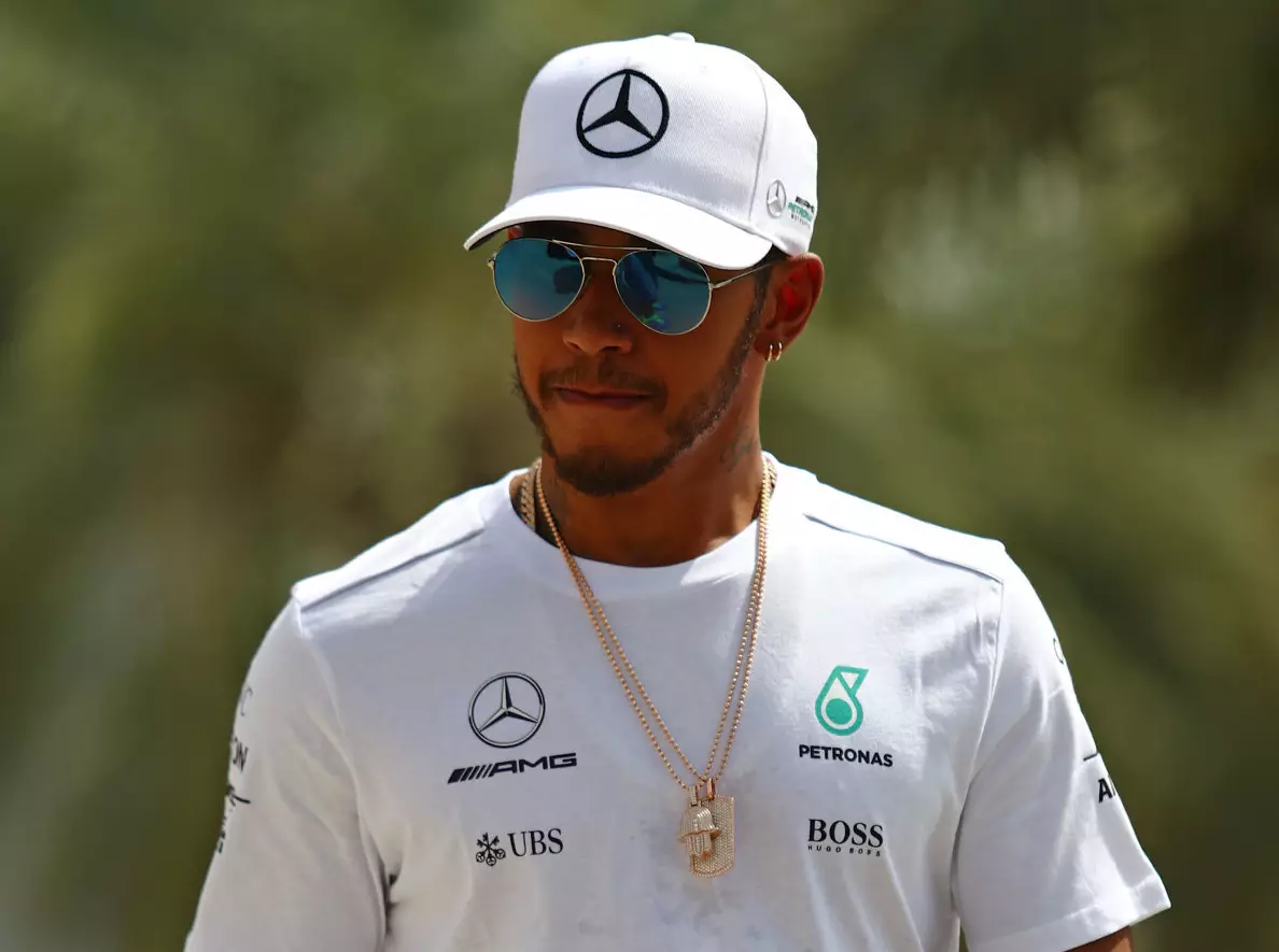 Foto zur News: Reichster Sportler Großbritanniens: Hamilton vor "Ibrakadabra"