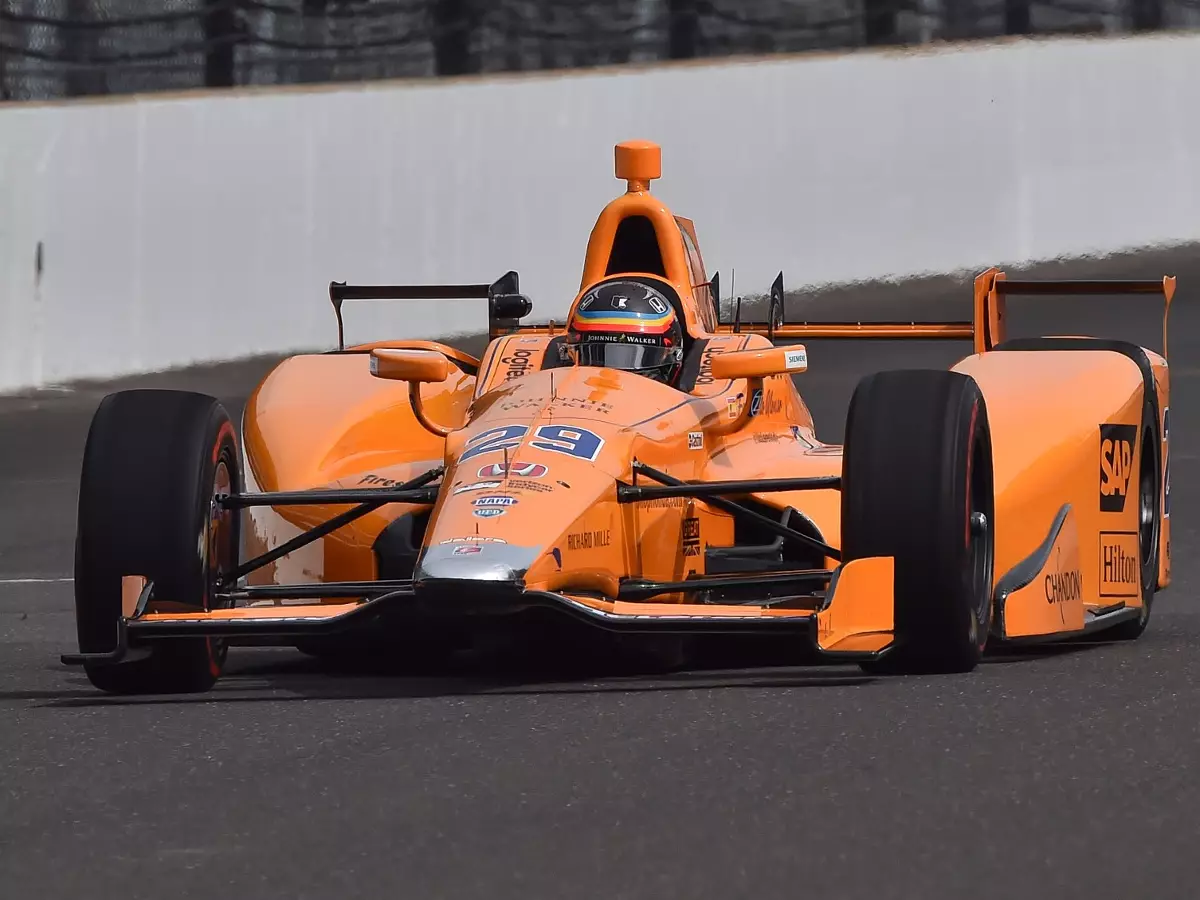 Foto zur News: Fernando Alonso: IndyCar steht (noch) nicht in seiner Garage