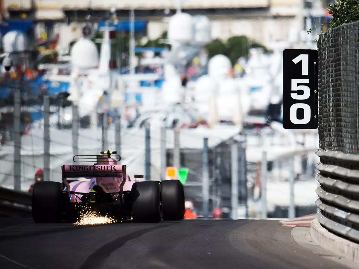 Esteban Ocon Foto zur News: Neue Autos in Monaco: "Hatte nie so viel Spaß in einem Auto"