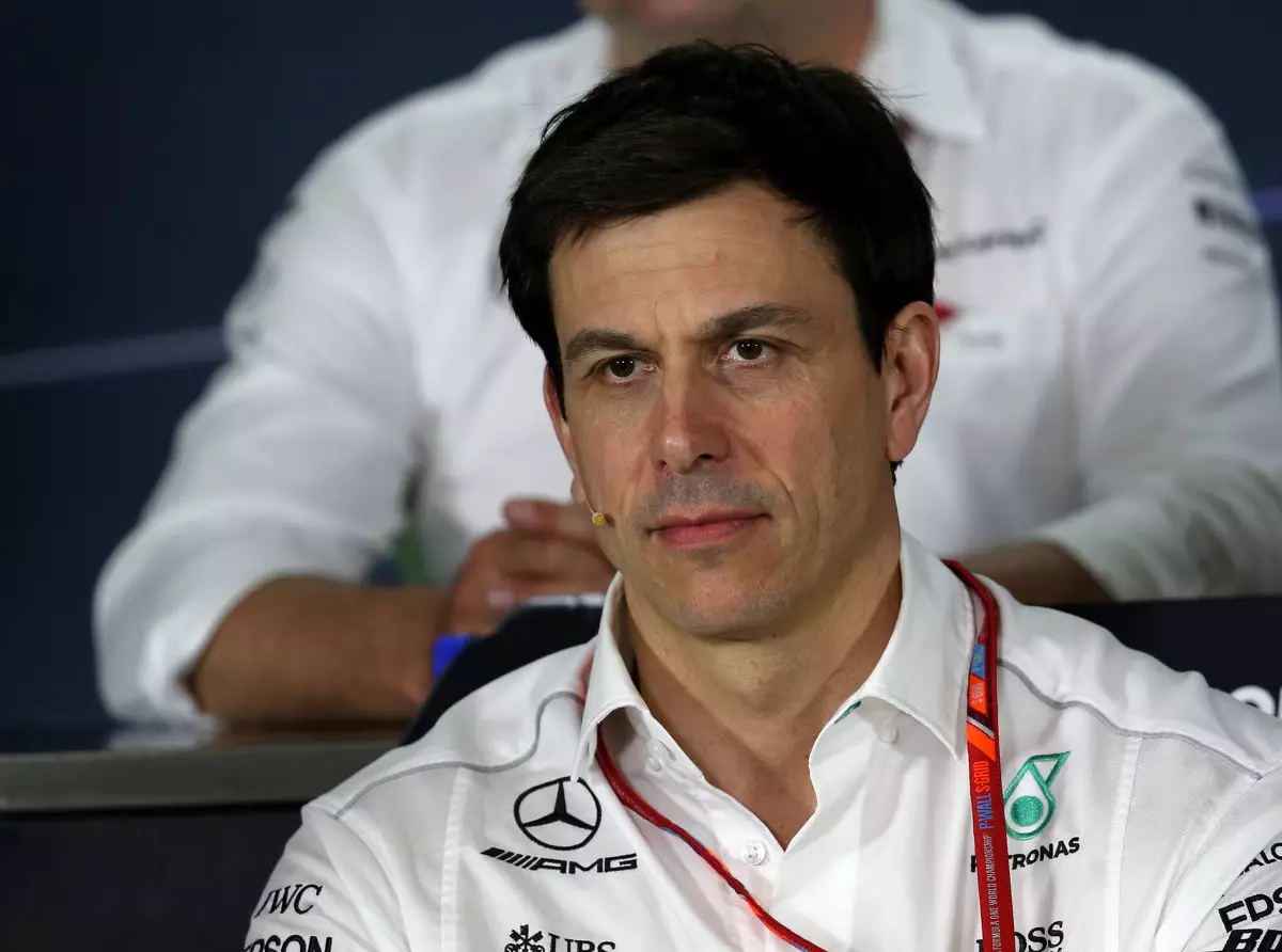 Foto zur News: Toto Wolff: Kein Problem mit Triple-Headern