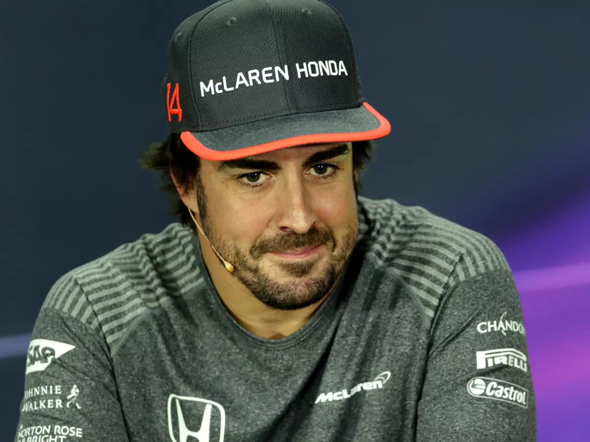 Fernando Alonso Foto zur News: Fernando Alonso kritisiert Presse: Fragt doch was zu Montreal!