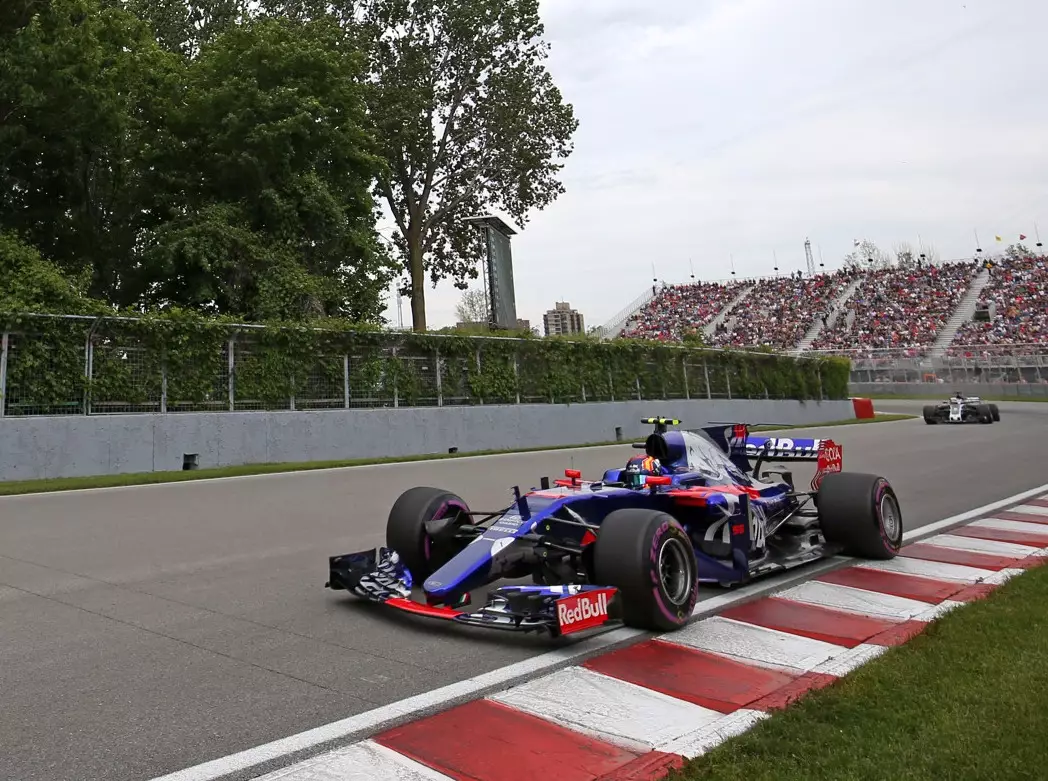 Foto zur News: Gefährliche Fahrweise: Verwarnung für Carlos Sainz