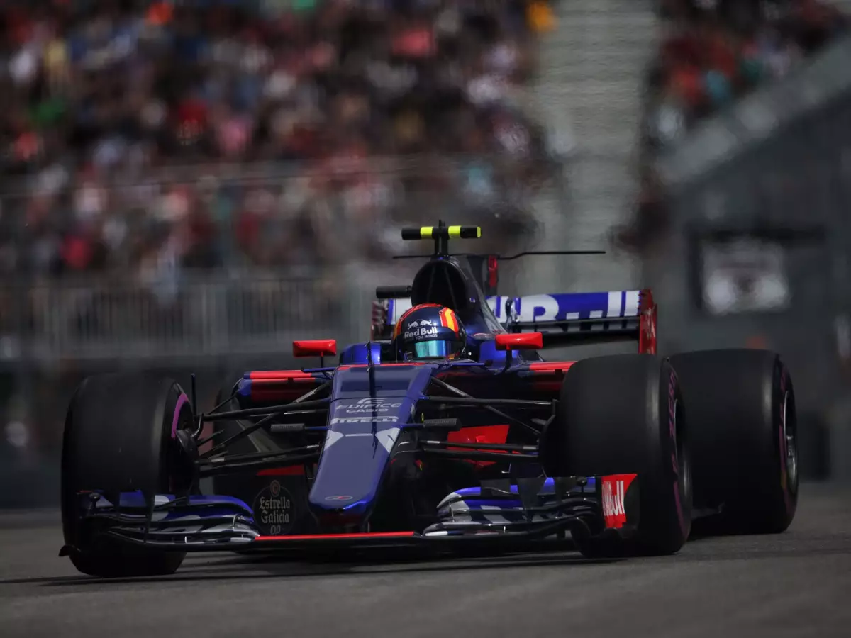Carlos Sainz Foto zur News: Nach Verwarnung: Sainz entschuldigt sich bei Magnussen